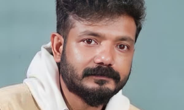ഷൂട്ടിങ്‌ ലൊക്കേഷനില്‍ സ്‌ഥിരമായി ഉപയോഗിക്കുമായിരുന്നു ​‍;  കാരാവാന് ലഹരി പിടിച്ചാല്‍ അപകടമുണ്ടാക്കുക ‘ശ്രീനാഥ്ഭാസി’ യുടേതാകുമെന്ന് നിര്‍മ്മാതാവ്
