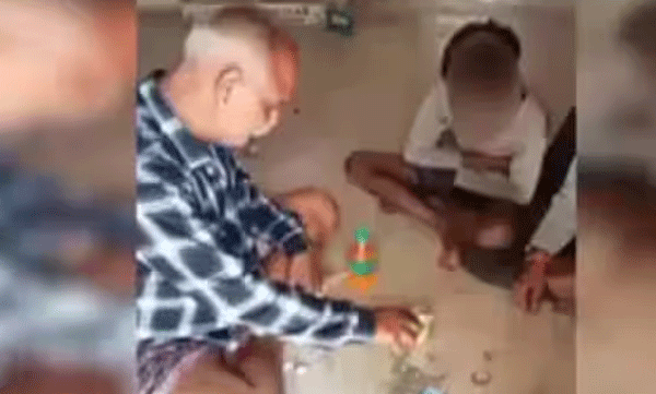 ഗ്ലാസുകളിൽ മദ്യം, വിദ്യാർത്ഥികളോട് വെള്ളമൊഴിച്ച് കുടിക്കാൻ ആവശ്യപ്പെട്ട് അധ്യാപകൻ; വീഡിയോ പ്രചരിച്ചു, നടപടി