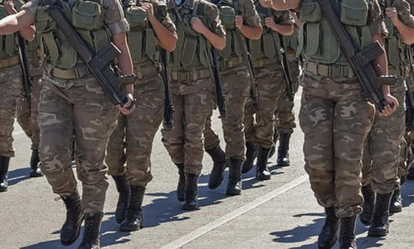 യുഎസ് ആര്‍മിയില്‍ ഇനി സ്ത്രീകള്‍ക്കും പുരുഷന്മാരുടെ അതേ കായികക്ഷമത വേണമെന്ന് ഉത്തരവ് 
