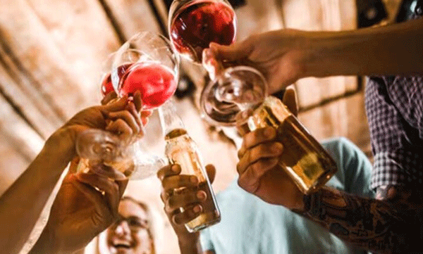 സംസ്ഥാനത്ത് ഐടി പാർക്കുകളിൽ ഇനി മദ്യം വിൽക്കാം ; പ്രവർത്തന സമയം ഉച്ചയ്ക്ക് 12 മുതൽ രാത്രി 12 വരെ 