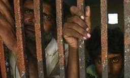 പ്രതികളുമായി ഒരു മുന്‍പരിചയവുമില്ല, കുടുങ്ങുമെന്ന ഭീതിയുമില്ല ; പക്ഷേ ജാമ്യത്തില്‍ ഇറക്കാന്‍ കൂടെ നില്‍ക്കും; അയ്യായിരവും പതിനായിരവും വാങ്ങും 