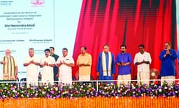 താന്‍ വേദിയില്‍ ഇരിക്കുന്നത് കാണുമ്പോള്‍ കമ്യൂണിസ്റ്റ് രാജവംശത്തിലെ മരുമകന് സങ്കടമെന്ന് രാജീവ്ചന്ദ്രശേഖര്‍