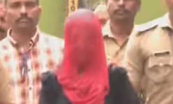 വിദ്യാര്‍ത്ഥി പരീക്ഷയ്ക്ക് പോകില്ലെന്ന് കരുതി ; എല്ലാം ഹാള്‍ടിക്കറ്റില്‍ ഒപ്പിച്ചുവെച്ചു, ബാര്‍കോഡില്‍ പണി പാളിപ്പോയി