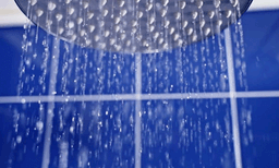 കത്തിയുമായി മുന്‍ കാമുകിയുടെ വീട്ടില്‍ അതിക്രമിച്ചു കയറി, പിന്നാലെ ബാത്ത്‌റൂമില്‍ ഒളിച്ചു: പിടിക്കപ്പെട്ടപ്പോള്‍ പ്രാങ്ക് ആണെന്ന് മറുപടി
