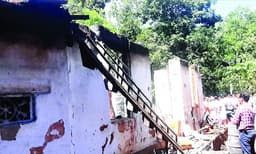 നാലംഗ കുടുംബം പൊള്ളലേറ്റ് മരിച്ച കൊമ്പൊടിഞ്ഞാല്‍ ദുരന്തം ഷോര്‍ട്‌സര്‍ക്യൂട്ടോ? രണ്ട് ഗ്യാസ് സിലിണ്ടറുകള്‍ കേടു കൂടാതെ കണ്ടെത്തി  