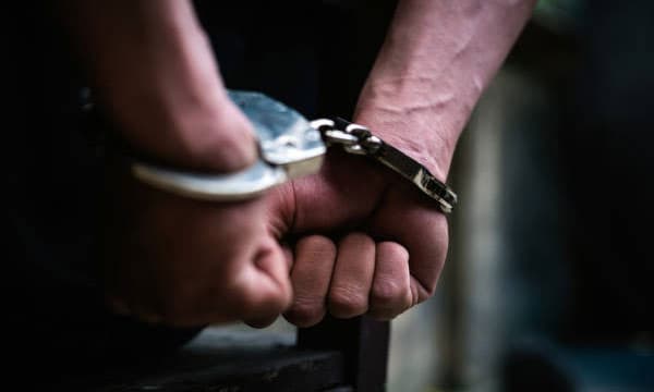 കഞ്ചാവുമായി പിടികൂടി ; പ്രതിയുടെ മൊബൈലില്‍ അഞ്ചുവയസ്സുകാരിയെ ക്രൂരമായി പീഡിപ്പിക്കുന്ന ദൃശ്യം