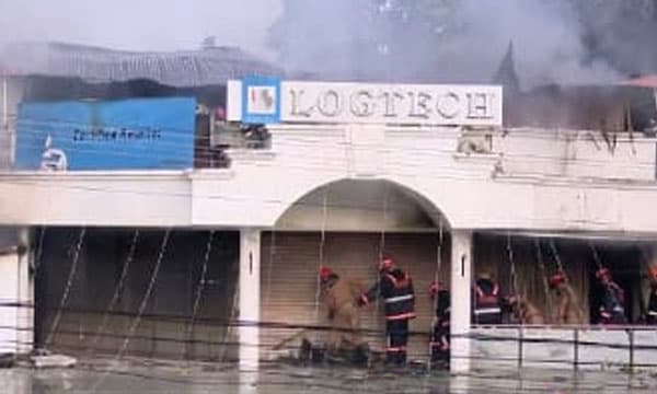 തിരുവനന്തപുരം നഗരത്തില്‍ വന്‍ തീപ്പിടുത്തം ; പിഎംജിയിലെ ടിവിഎസ് സ്‌കൂട്ടര്‍ ഷോറൂം കത്തി