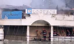 തിരുവനന്തപുരം നഗരത്തില്‍ വന്‍ തീപ്പിടുത്തം ; പിഎംജിയിലെ ടിവിഎസ് സ്‌കൂട്ടര്‍ ഷോറൂം കത്തി