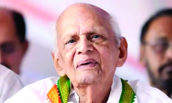 അയ്യപ്പ ഭക്തര്‍ക്കായി ശബരിമലയില്‍ ആംബുലന്‍സ് എത്തിച്ച തെന്നല ; അയ്യപ്പസേവാസംഘം വഴി എം.പി ഫണ്ടില്‍ നിന്നും പണം കണ്ടെത്തി