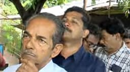 നിലമ്പൂര്‍ ഇന്ന് ബൂത്തിലേക്ക് ; വോട്ടെടുപ്പ് തുടങ്ങി, ആദ്യ ക്യൂവില്‍ തന്നെ സ്വരാജ്