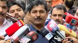 എല്ലാവരും വോട്ട് ചെയ്യണമെന്ന് സ്വരാജ് ; മല്‍സരം എല്‍ഡിഎഫും യുഡിഎഫും തമ്മിലലെന്ന് ആര്യാടന്‍ ഷൗക്കത്ത്