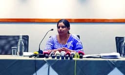 വ്യാജ പീഡനക്കേസ് : പെരിങ്ങോട്ടുകര ക്ഷേത്രം തന്ത്രിയുടെ അറസ്റ്റ് ഒഴിവാക്കാന്‍ രണ്ടുകോടി ആവശ്യപ്പെട്ടു: പോലീസ് നടപടിക്കെതിരേ മകള്‍