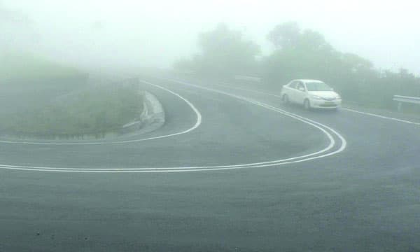 ശക്തമായ മഴയ്‌ക്കൊപ്പം ഹൈറേഞ്ചില്‍ കനത്ത മൂടല്‍ മഞ്ഞും ; കൊച്ചി-ധനുഷ്‌കൊടി ദേശീയപാതയില്‍ മൂന്നാര്‍ മുതല്‍ അപകടസാധ്യതയേറി