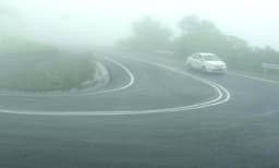 ശക്തമായ മഴയ്‌ക്കൊപ്പം ഹൈറേഞ്ചില്‍ കനത്ത മൂടല്‍ മഞ്ഞും ; കൊച്ചി-ധനുഷ്‌കൊടി ദേശീയപാതയില്‍ മൂന്നാര്‍ മുതല്‍ അപകടസാധ്യതയേറി