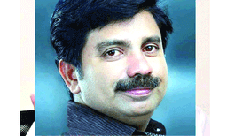 ആര്യാടന്‍ ഷൗക്കത്തിന്റെ ലീഡ് 9000 യിലേക്ക് ; നിലമ്പൂര്‍ നഗരസഭയിലും യുഡിഎഫ് മുന്നേറ്റം