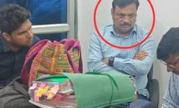 കാറില്‍ കൈക്കൂലി വാങ്ങിയ 9.35 ലക്ഷം രൂപ ; വീട്ടില്‍ നിന്നും കണ്ടെത്തിയത് 30 ലക്ഷവും