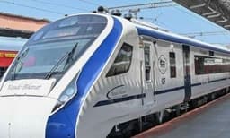  ട്രാക്കില്‍ കുടുങ്ങിയ പോത്തുകളെ രക്ഷിക്കാന്‍ ശ്രമിച്ച കര്‍ഷകന്‍ ട്രെയിനിടിച്ചു മരിച്ചു ; പോത്തുകളെയും രക്ഷിക്കാനായില്ല