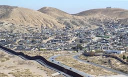 അഞ്ജാത കോള്‍ വന്നു അധികൃതരുടെ പരിശോധന ; മെക്‌സിക്കന്‍ ശ്മശാനത്തില്‍ കണ്ടെത്തിയത് 383 മൃതദേഹങ്ങള്‍