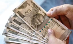 ജിഎസ്ടിയില്‍ വന്‍ ഇളവിന് കേന്ദ്രനീക്കം ; നികു'തീ' കെടും, വില കുറയും !