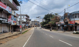 ദേശീയ പണിമുടക്ക് സംസ്ഥാനത്ത് പുര്‍ണ്ണം ; കെഎസ്ആര്‍ടി/ സ്വകാര്യ വാഹനങ്ങള്‍ നിരത്തിലിറങ്ങിയിട്ടില്ല