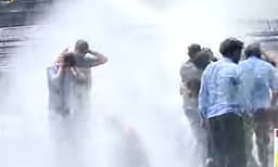 രാജ്ഭവനിലേക്ക് എസ്എഫ്‌ഐ യുടെ മാര്‍ച്ച് ; ഇരുവശത്തും ബാരിക്കേഡ് വെച്ച് തടഞ്ഞ് പോലീസ്