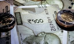 സ്ഥിരജോലിയില്‍ നിന്നും വിരമിക്കുമ്പോള്‍ 4.7 കോടി രൂപയുടെ ആസ്തി ; മക്കളെ വരെ ഞെട്ടിച്ച് 45 കാരന്റെ സമ്പാദ്യം 