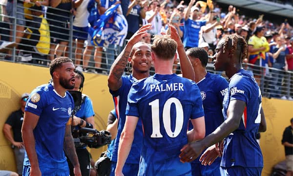 പി.എസ്.ജി.യ്ക്ക് നേരിടേണ്ടി വന്നത് നീലപ്പടയുടെ ആക്രമണം ; ക്ലബ്ബ് ലോകകപ്പില്‍ ചെല്‍സി കിരീടമണിഞ്ഞു