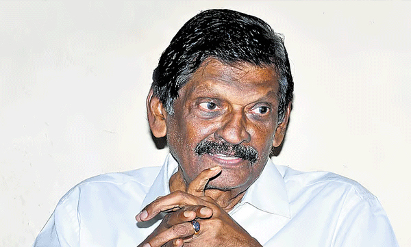 പി സി ജോര്‍ജ് ഞങ്ങളില്‍പ്പെട്ടവനല്ല, കേരള കോണ്‍ഗ്രസ് നേതാക്കള്‍ ആരും എന്‍ഡിഎയില്‍ പോകില്ല: പി ജെ ജോസഫ്
