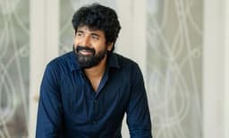 ഇതൊരിക്കലും ഒരു സഹായമല്ല,  എന്റെ കടമയാണ്; പാട്ടെഴുതി കിട്ടിയ മുഴുവന്‍ തുകയും നാ. മുത്തുകുമാറിന്റെ കുടുംബത്തിന് നല്‍കി ശിവകാര്‍ത്തികേയന്‍
