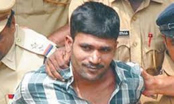 സൗമ്യവധക്കേസ് പ്രതി ഗോവിന്ദച്ചാമി ജയില്‍ചാടി ; പ്രതിക്ക് വേണ്ടി വ്യാപക തെരച്ചിലുമായി പോലീസ്