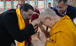 മറക്കാനാവാത്ത നിമിഷം; ദലൈലാമയെ സന്ദര്‍ശിച്ച് നടന്‍ സണ്ണി ഡിയോള്‍
