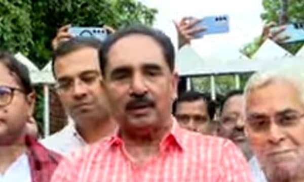 കന്യാസ്ത്രീകളെ കാണാന് എത്തിയ യുഡിഎഫ് ജനപ്രതിനിധിസംഘത്തെ തടഞ്ഞു ; പ്രതികരിച്ചതോടെ അനുവദിച്ചു