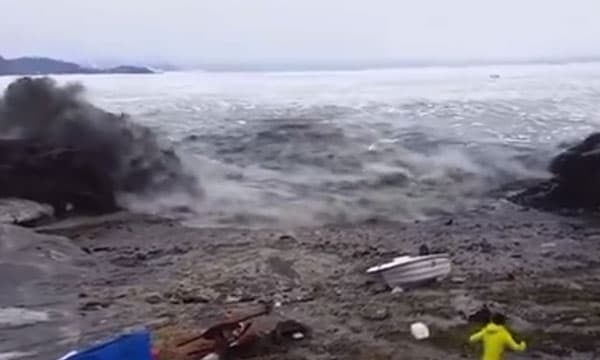 റഷ്യയില്‍ 8.8 രേഖപ്പെടുത്തിയ വന്‍ ഭൂചലനം ; ജപ്പാന്‍ ഉള്‍പ്പെടെയുള്ള രാജ്യങ്ങളില്‍ സുനാമി മുന്നറിയിപ്പ്