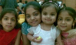 അമ്മേ നോക്കൂ എനിക്ക് മൂന്ന് ബെസ്റ്റ് ഫ്രണ്ട്‌സിനെ കിട്ടി; ചിത്രം പങ്കുവെച്ച് ഹന്‍സിക കൃഷ്ണ
