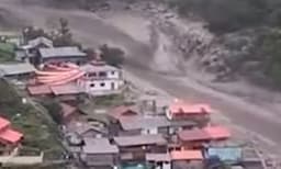 ഉത്തരാഖണ്ഡില്‍ വന്‍ മേഘവിസ്‌ഫോടനം ; മലവെള്ളപ്പാച്ചിലില്‍ താഴ്‌വാരത്തെ ഗ്രാമം ഒലിച്ചുപോയി