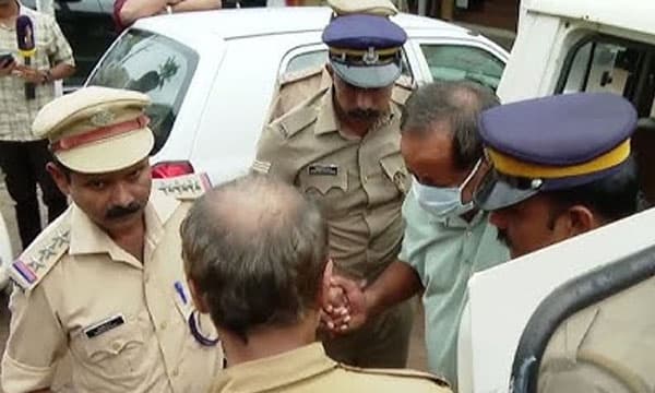 ചേര്‍ത്തലയിലെ സ്ത്രീകളുടെ തിരോധാനം ; സെബാസ്റ്റ്യന്റെ കാറില്‍ നിന്നും ആയുധങ്ങളും കന്നാസും ; റോസമ്മയെ വീണ്ടും ചോദ്യംചെയ്യും