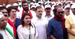 രാഹുല്‍ഗാന്ധിയുടെ നേതൃത്വത്തില്‍ പ്രതിഷേധമാര്‍ച്ച് ; പ്രതിപക്ഷ എംപിമാരുടെ റാലി പോലീസ് തടഞ്ഞു