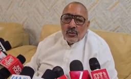 തെരഞ്ഞെടുപ്പ് കമ്മീഷനെ ഇംപീച്ച്‌മെന്റ് ചെയ്യാന്‍ പ്രതിപക്ഷം ; സഭയ്ക്കകത്തും പുറത്തും ഒരുപോലെ പ്രതിഷേധം