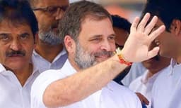 ഇപ്പോള്‍ ബിജെപിയ്ക്ക് വേണ്ടി പണിയെടുത്തോ ; പക്ഷേ ഞങ്ങളും അധികാരത്തില്‍ വരും, അന്ന് വിടില്ല ; തെരഞ്ഞെടുപ്പ് കമ്മീഷനോട് രാഹുല്‍