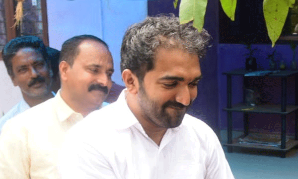 ഉണ്ടായിട്ടും യൂത്ത് കോണ്‍ഗ്രസ് പരിപാടിയില്‍ ചാണ്ടിഉമ്മന്‍ പങ്കെടുത്തില്ല ; പിന്നില്‍ ഷാഫി-ടി സിദ്ദിഖ് ഗ്രൂപ്പ് പോരെന്ന് വിമര്‍ശനം