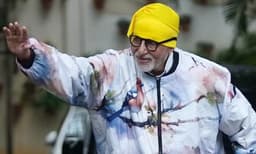 ‘‘ശരീരത്തിന്റെ ബാലന്‍സ് കുറഞ്ഞു; അനായാസം ചെയ്ത കാര്യങ്ങള്‍ ചിന്തിച്ചു ചെയ്യേണ്ടി വരുന്നു; ഇരുന്നുകൊണ്ട് പാന്റ്സിടാന്‍ ഡോക്ടര്‍ പറഞ്ഞു...’’  അമിതാഭ് ബച്ചന്‍