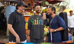 പനമ്പള്ളി നഗറിലെ ടീ ഷോപ്പിന് മുമ്പില്‍ ചായ കുടിച്ച് അക്ഷയ് കുമാറും സെയ്ഫ് അലി ഖാനും; പ്രിയദര്‍ശന്റെ ‘ഹയ്വാന്’ കൊച്ചിയില്‍ തുടക്കം; അപ്ഡേറ്റ് പങ്കിട്ട് പ്രിയദര്‍ശന്‍ 