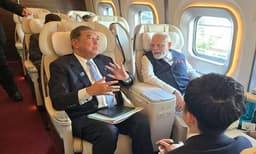 ജപ്പാനില്‍ ഷിഗേരു ഇഷിബയ്ക്കൊപ്പം ബുള്ളറ്റ് ട്രെയിനില്‍ യാത്ര ചെയ്തു ഇന്ത്യന്‍ പ്രധാനമന്ത്രി