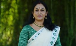 ഇന്നലെ ഞാൻ പറന്നുകൊണ്ടേയിരിക്കുകയിരുന്നു ,ചിറകുകൾ ഇല്ലാതെ; കുറിപ്പുമായി സീമ ജി. നായര്‍