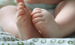 ഗര്‍ഭിണിയാണെന്ന് അറിഞ്ഞില്ല: ഫുട്‌ബോള്‍ മത്സരത്തിനിടെ സ്‌റ്റേഡിയത്തിലെ ടോയ്‌ലറ്റില്‍ പ്രസവിച്ച് യുവതി 
