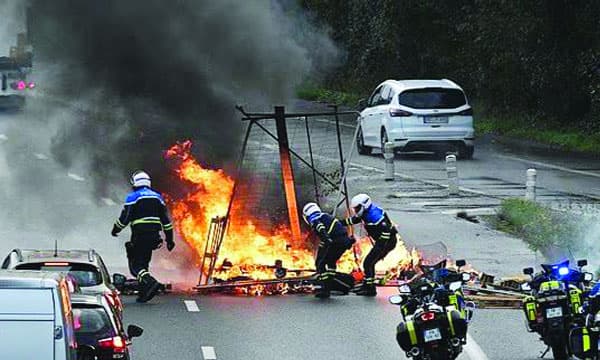പുതിയ പ്രധാനമന്ത്രി സെബാസ്റ്റിയന്‍ ലെകോര്‍ണക്കെതിരേ ജനരോഷം : ഫ്രാന്‍സിലും കലാപത്തീ, 200 പേര്‍ അറസ്റ്റില്‍
