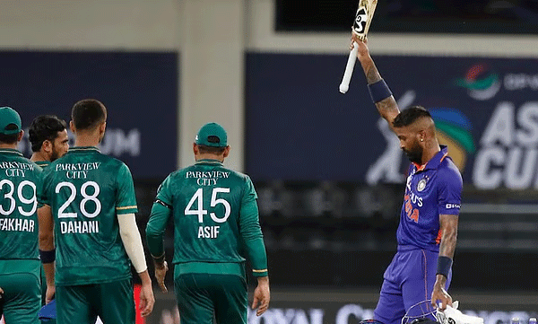 ഇന്ത്യ-പാകിസ്ഥാൻ മത്സരം; ഈ 12 സാധനങ്ങൾ സ്റ്റേഡിയത്തിലേക്ക് കൊണ്ട് പോകരുത്