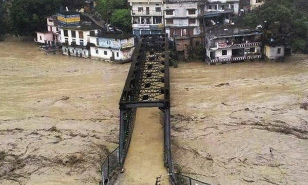 ഡെറാഡൂണില്‍ മേഘവിസ്‌ഫോടനം: രണ്ട് പേരെ കാണാതായി, അനേകം വീടുകളില്‍ വെള്ളം കയറി, ഐടി പാര്‍ക്കും വെള്ളക്കെട്ടില്‍