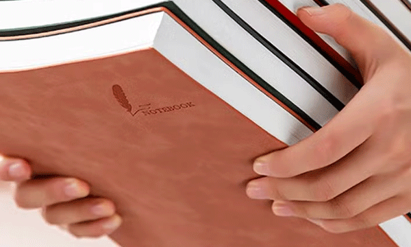 ക്ലാസ്മുറിയില്‍ അദ്ധ്യാപിക കട്ടിയുള്ള പുസ്തകംവെച്ച് തലയ്ക്കടിച്ചു ; വിദ്യാര്‍ത്ഥിനിയ്ക്ക് ചികിത്സ തേടേണ്ടി വന്നതായി റിപ്പോര്‍ട്ട്