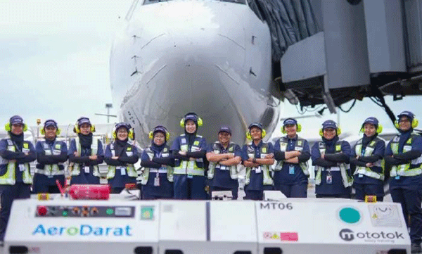 കോക്പിറ്റ് മുതല്‍ ക്യാബിന്‍ വരെ വനിതാ ജീവനക്കാരുടെ നിര: ആദ്യ വിമാന സര്‍വ്വീസ് വിജയകരമാക്കി മലേഷ്യന്‍ എയര്‍ലൈന്‍സ് 
